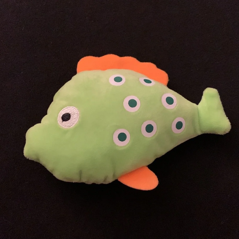 Fish plush cat or dog toy NWOT